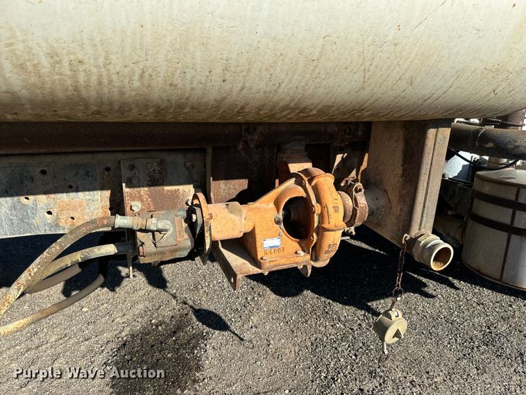 image for item EH5353 1980 Mack water truck