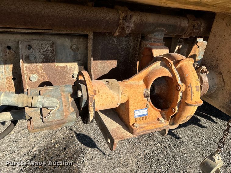 image for item EH5353 1980 Mack water truck