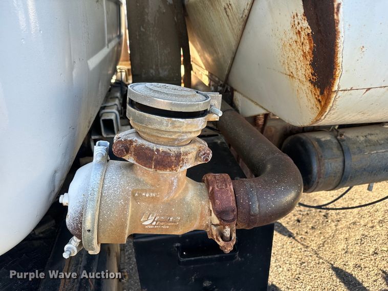 image for item EH5353 1980 Mack water truck