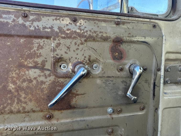 image for item EH5353 1980 Mack water truck