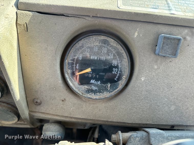 image for item EH5353 1980 Mack water truck