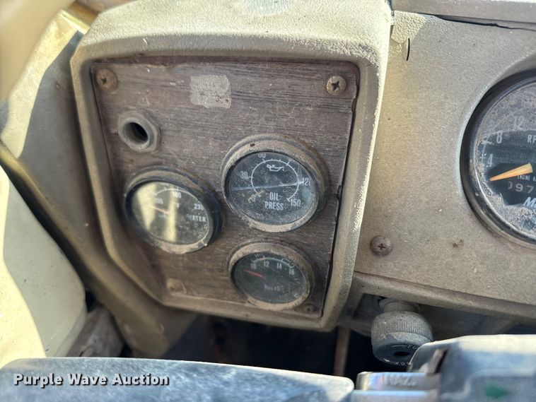 image for item EH5353 1980 Mack water truck