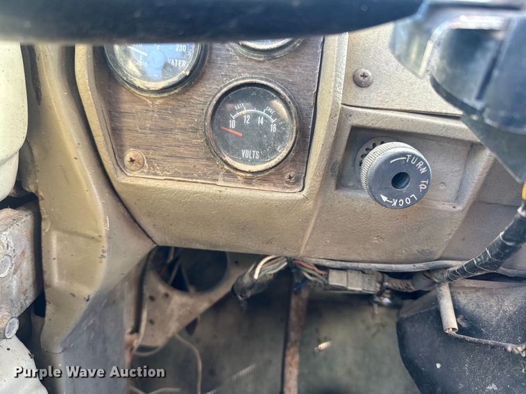 image for item EH5353 1980 Mack water truck