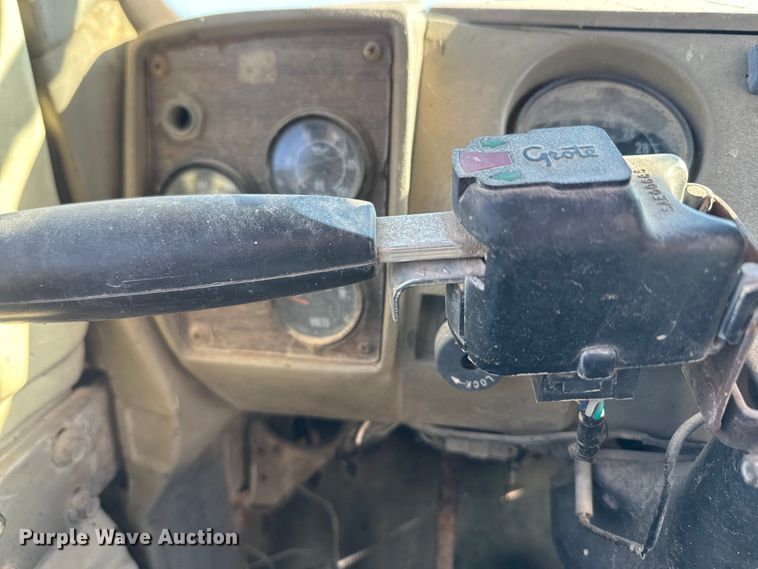 image for item EH5353 1980 Mack water truck