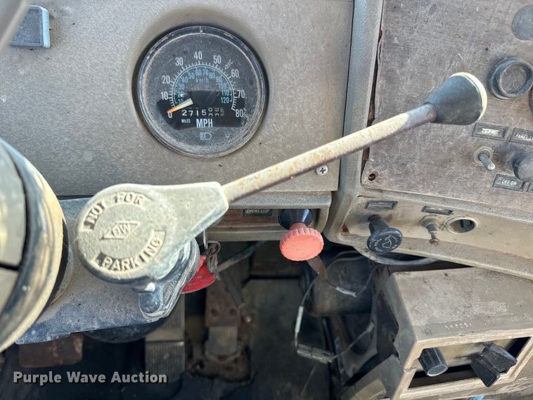 image for item EH5353 1980 Mack water truck