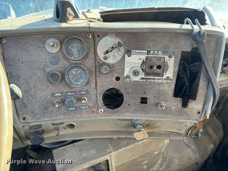 image for item EH5353 1980 Mack water truck