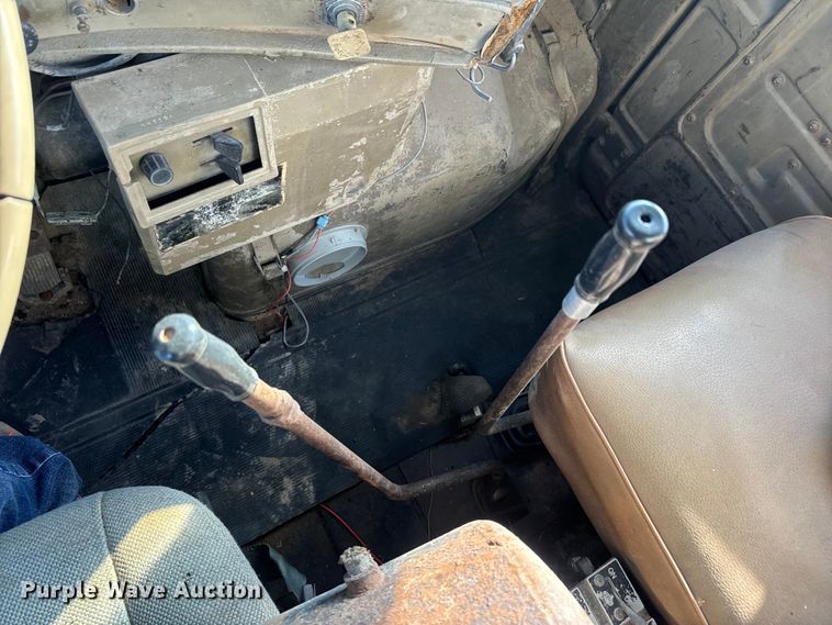 image for item EH5353 1980 Mack water truck