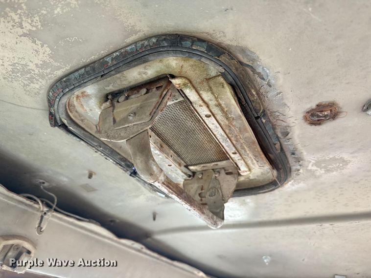 image for item EH5353 1980 Mack water truck