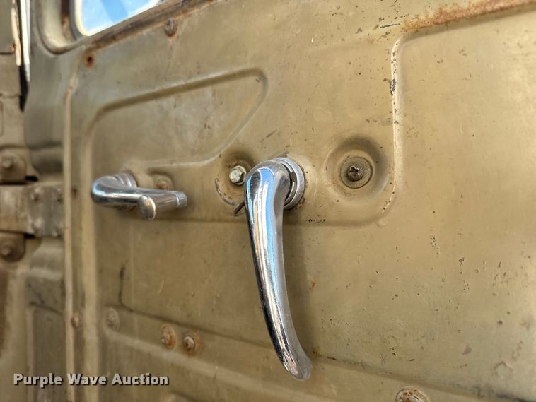 image for item EH5353 1980 Mack water truck
