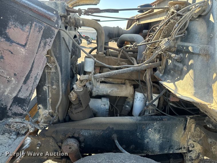 image for item EH5353 1980 Mack water truck