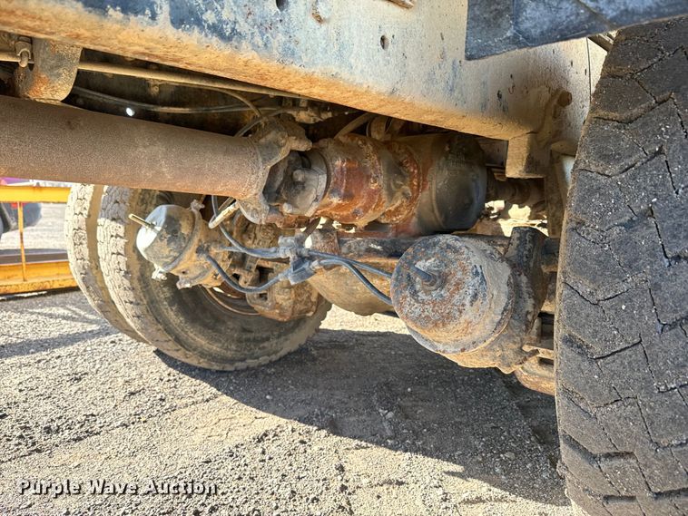 image for item EH5353 1980 Mack water truck