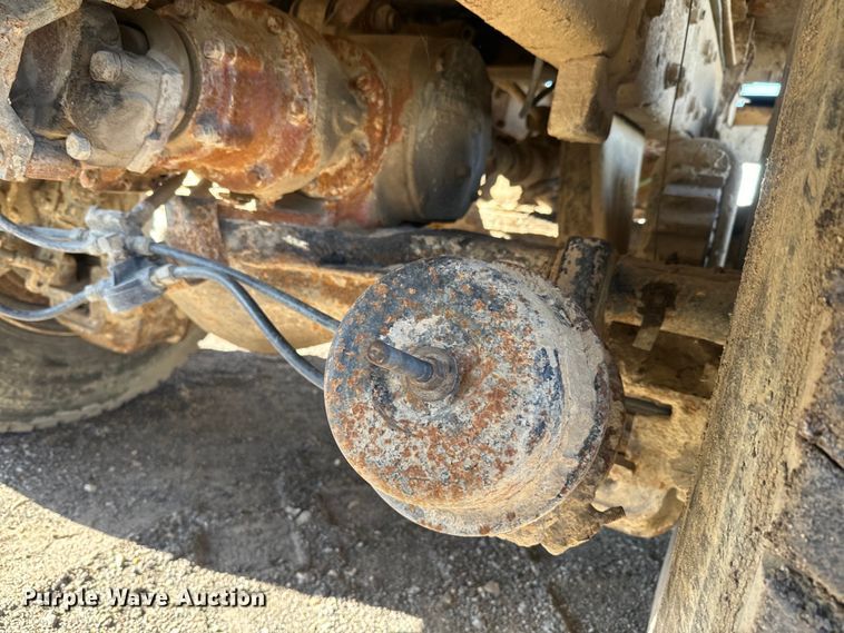 image for item EH5353 1980 Mack water truck