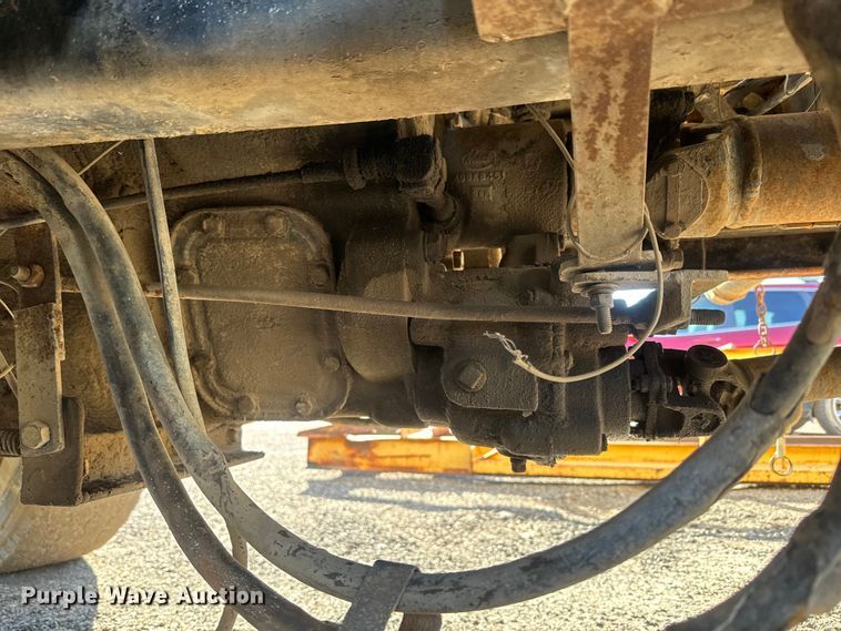 image for item EH5353 1980 Mack water truck