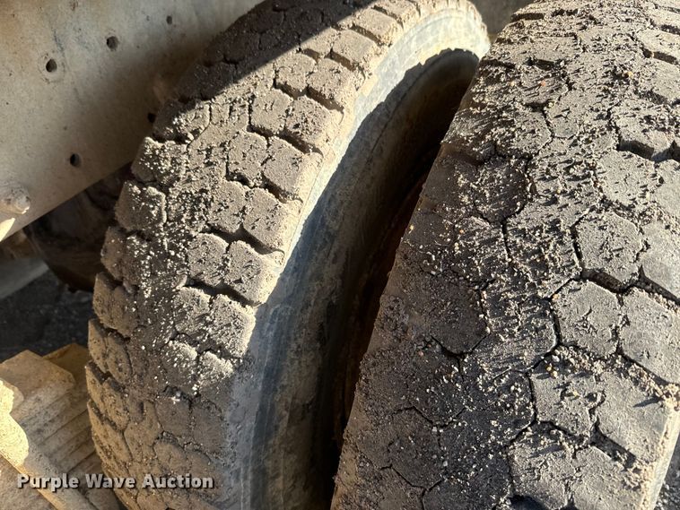 image for item EH5353 1980 Mack water truck