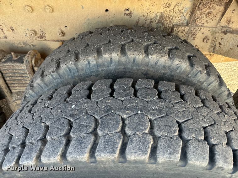 image for item EH5353 1980 Mack water truck