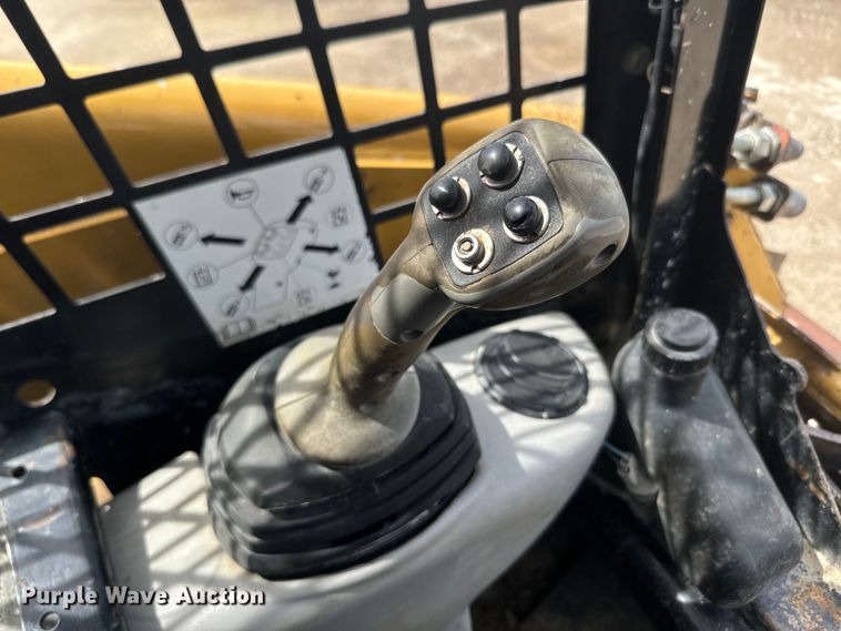 image for item EH5370 2006 Caterpillar 236B skid steer loader