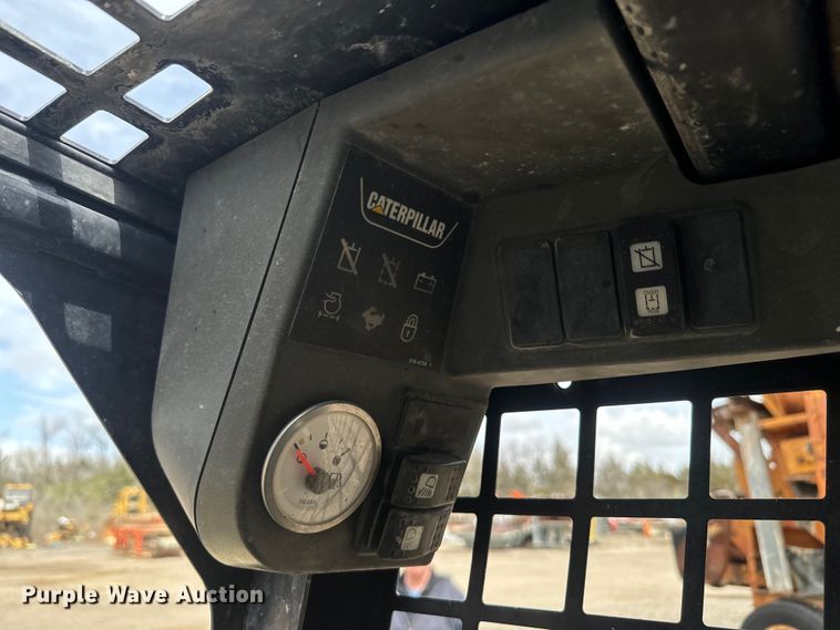 image for item EH5370 2006 Caterpillar 236B skid steer loader