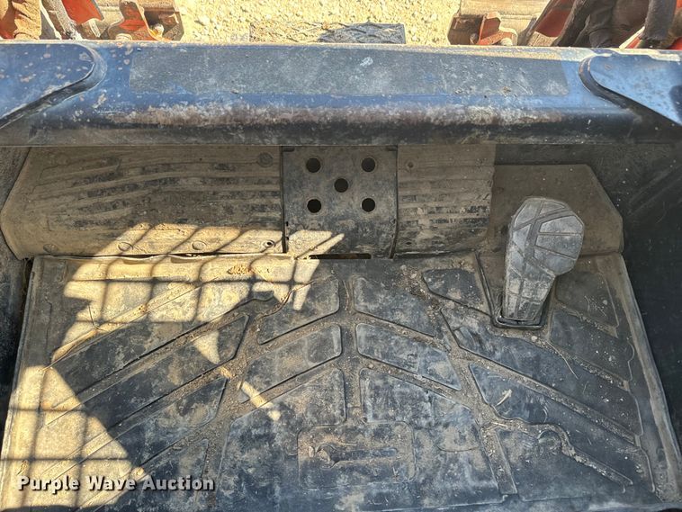 image for item EH5386 2011 Kubota SVL90 tracked skid steer loader