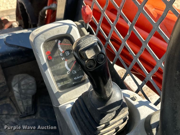 image for item EH5386 2011 Kubota SVL90 tracked skid steer loader