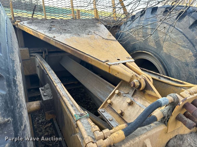 image for item EH6606 2006 Ashland I-180 TS2 scraper