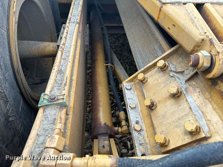 image for item EH6606 2006 Ashland I-180 TS2 scraper