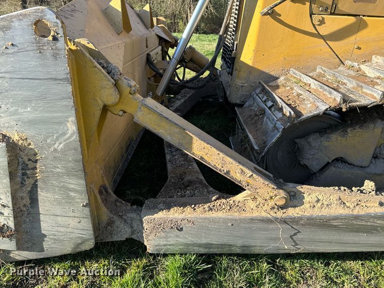 image for item EH6607 2005 Caterpillar D6R XW dozer