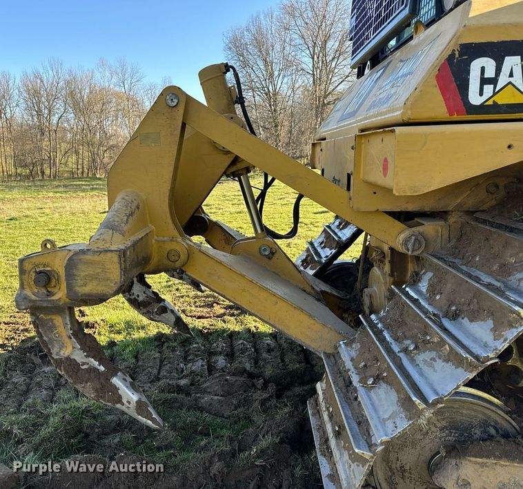 image for item EH6607 2005 Caterpillar D6R XW dozer