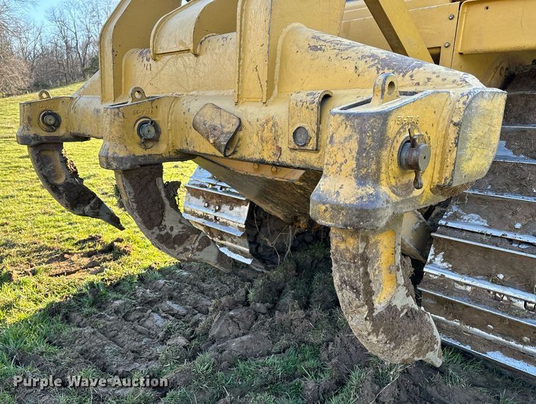 image for item EH6607 2005 Caterpillar D6R XW dozer