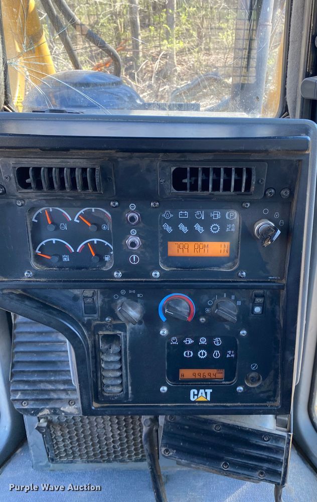 image for item EH6607 2005 Caterpillar D6R XW dozer