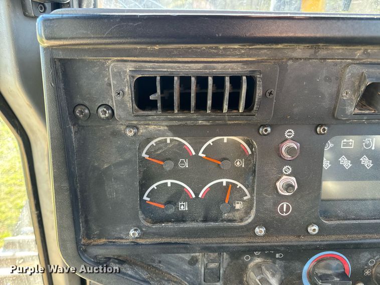 image for item EH6607 2005 Caterpillar D6R XW dozer