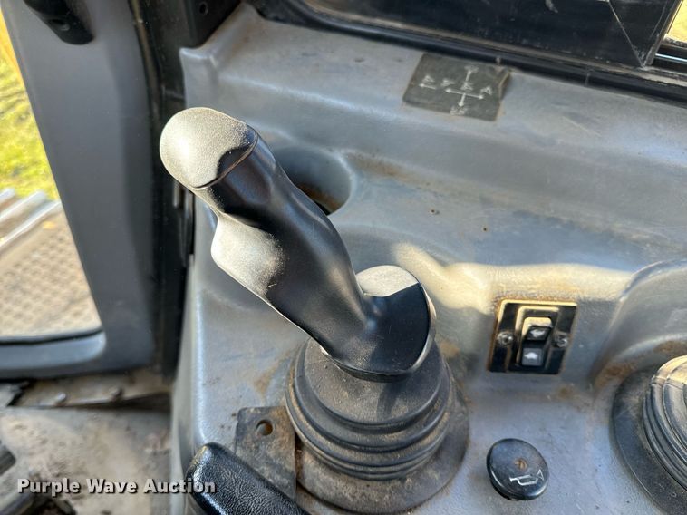 image for item EH6607 2005 Caterpillar D6R XW dozer