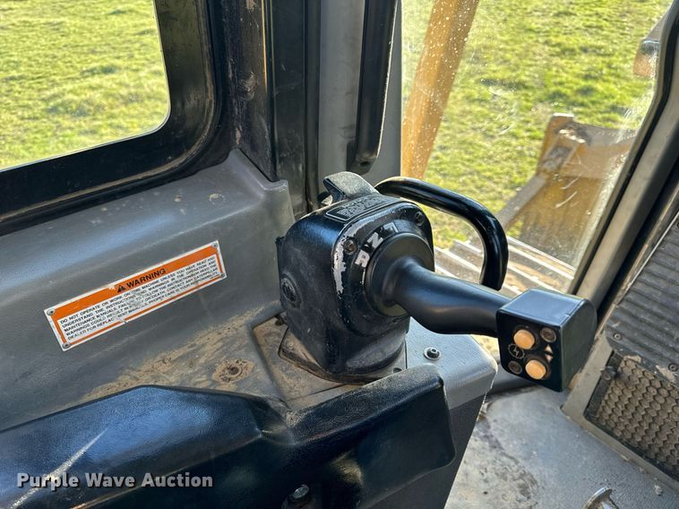 image for item EH6607 2005 Caterpillar D6R XW dozer