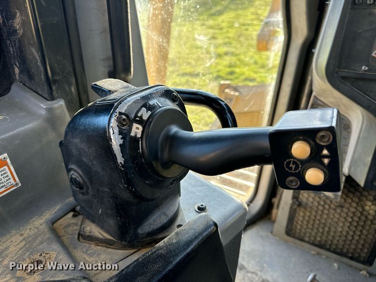 image for item EH6607 2005 Caterpillar D6R XW dozer