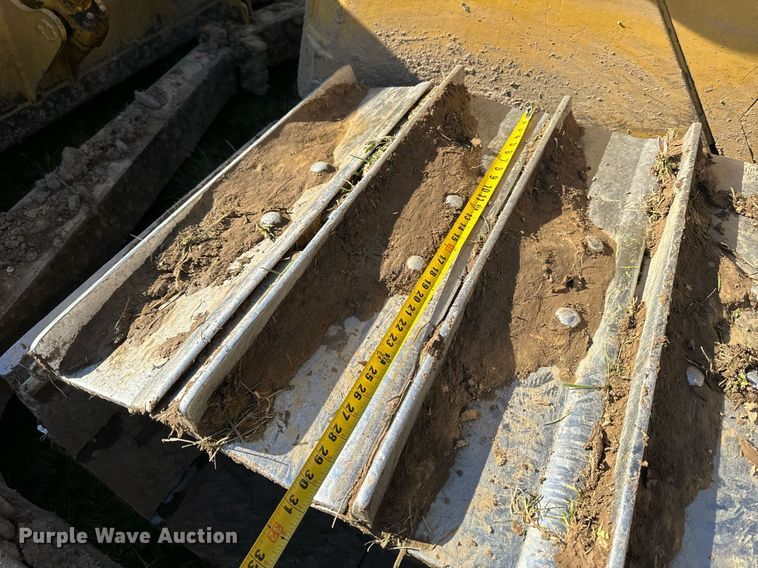 image for item EH6607 2005 Caterpillar D6R XW dozer