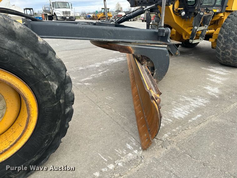 image for item EH6608 2008 John Deere 872D motor grader