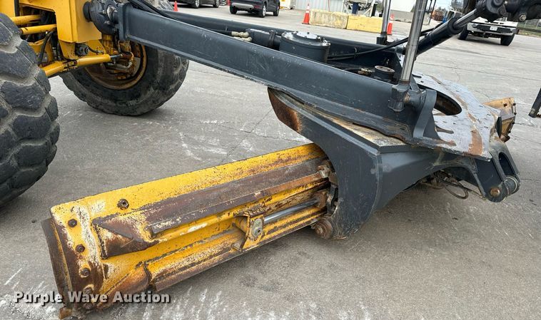 image for item EH6608 2008 John Deere 872D motor grader