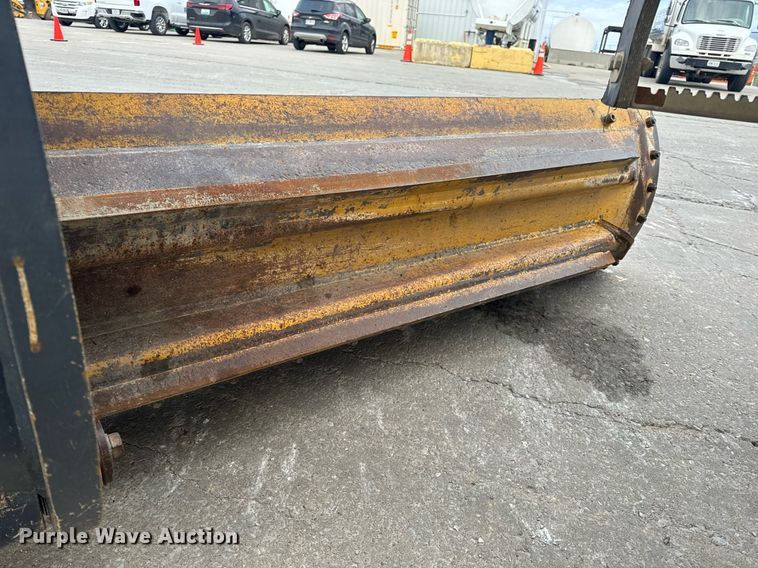 image for item EH6608 2008 John Deere 872D motor grader