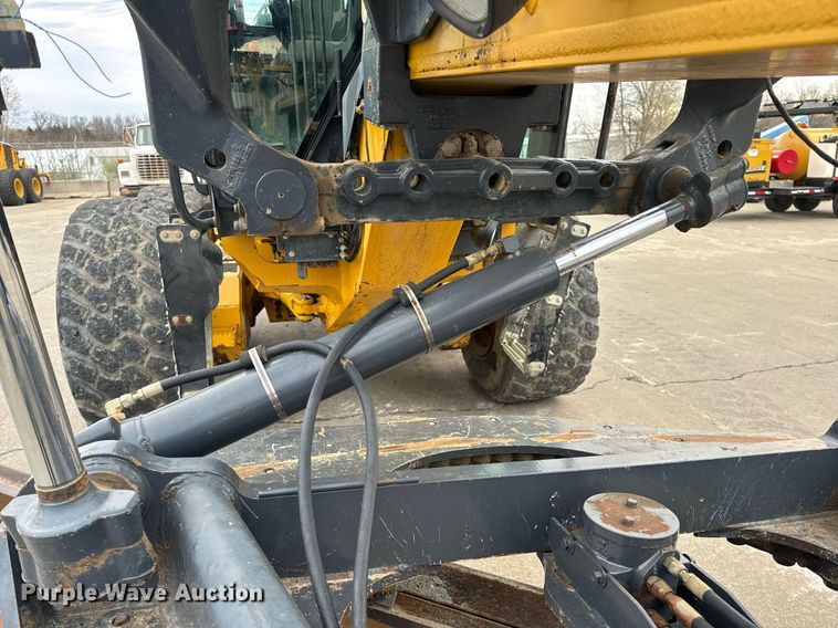 image for item EH6608 2008 John Deere 872D motor grader