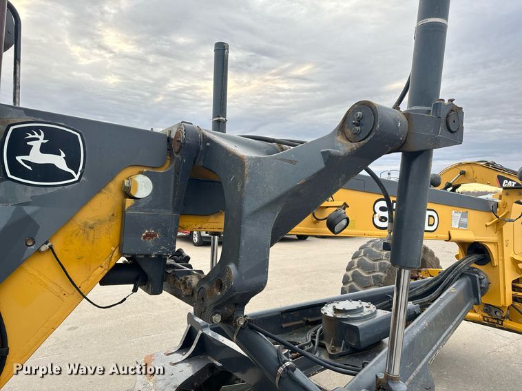 image for item EH6608 2008 John Deere 872D motor grader