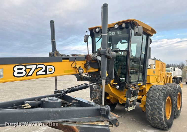 image for item EH6608 2008 John Deere 872D motor grader