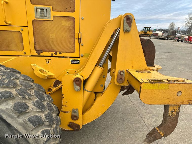 image for item EH6608 2008 John Deere 872D motor grader