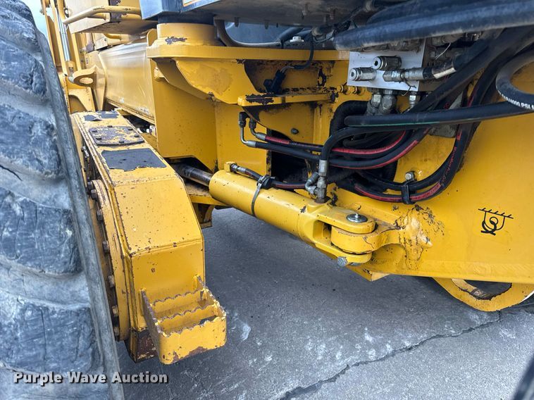 image for item EH6608 2008 John Deere 872D motor grader