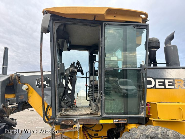 image for item EH6608 2008 John Deere 872D motor grader