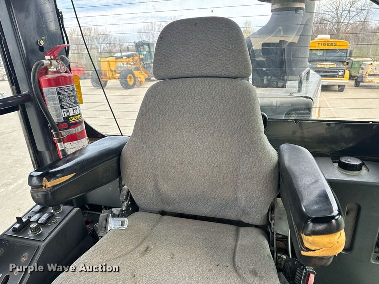 image for item EH6608 2008 John Deere 872D motor grader