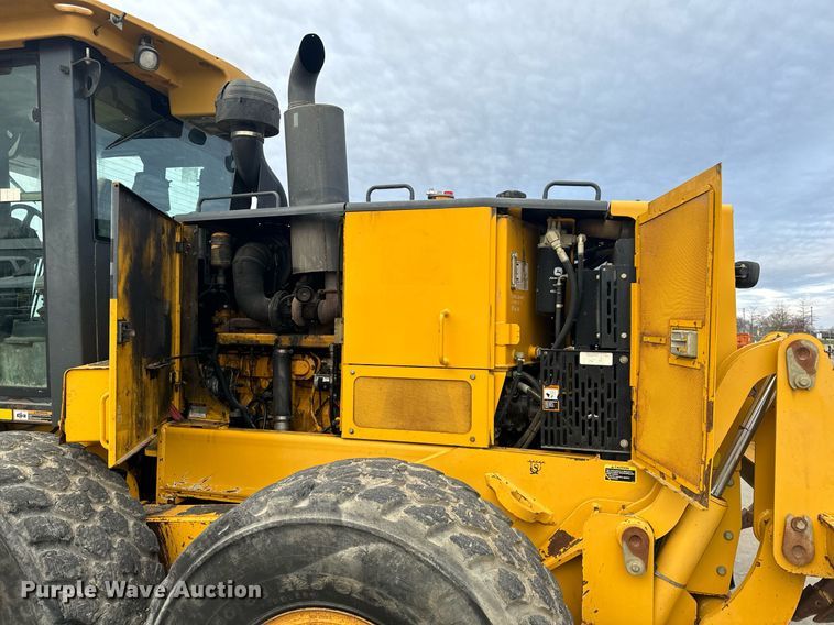 image for item EH6608 2008 John Deere 872D motor grader