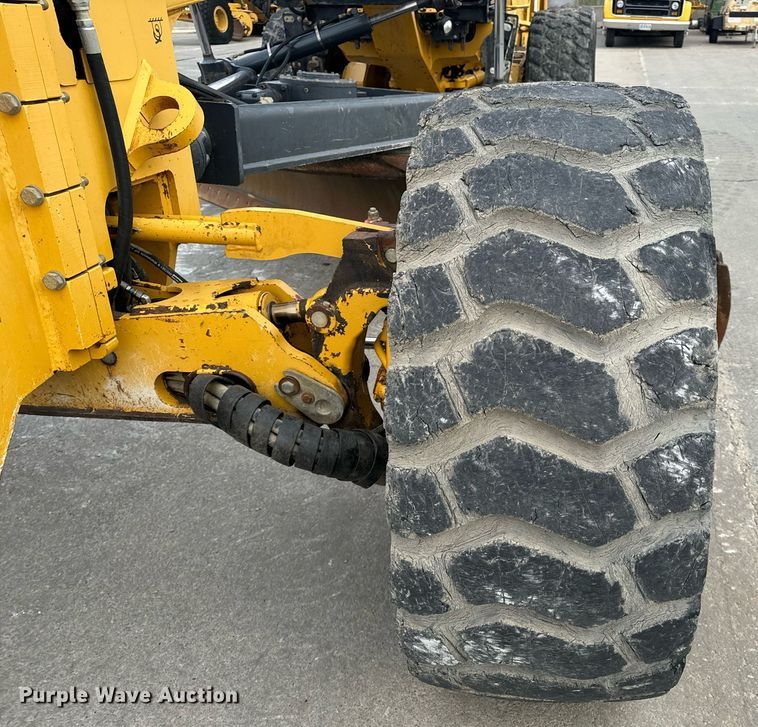 image for item EH6608 2008 John Deere 872D motor grader