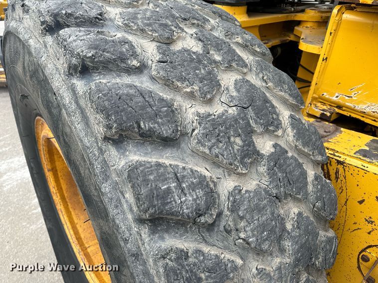 image for item EH6608 2008 John Deere 872D motor grader