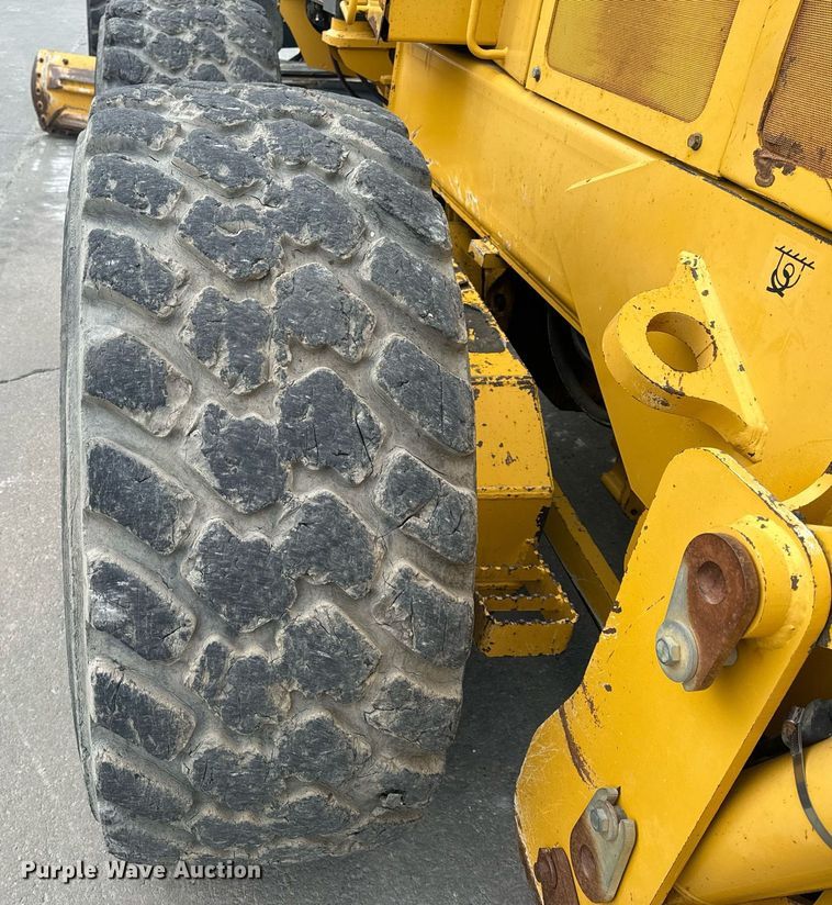 image for item EH6608 2008 John Deere 872D motor grader