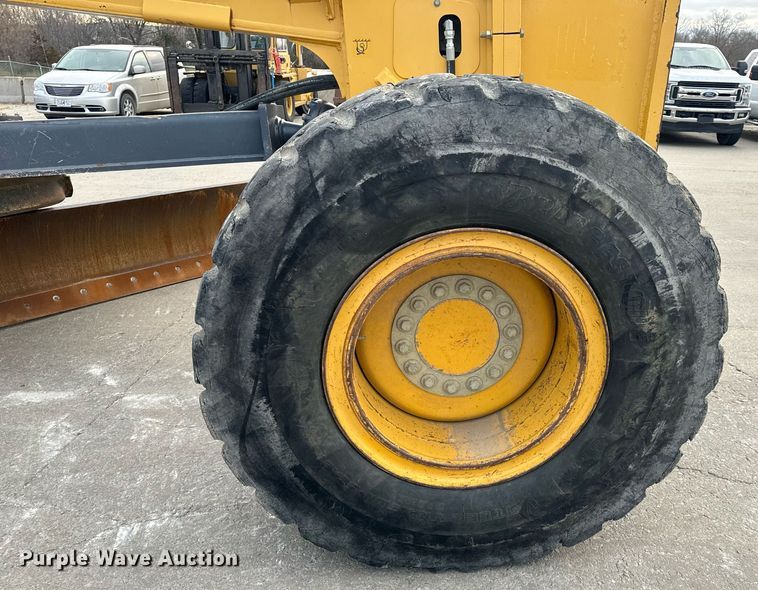 image for item EH6608 2008 John Deere 872D motor grader