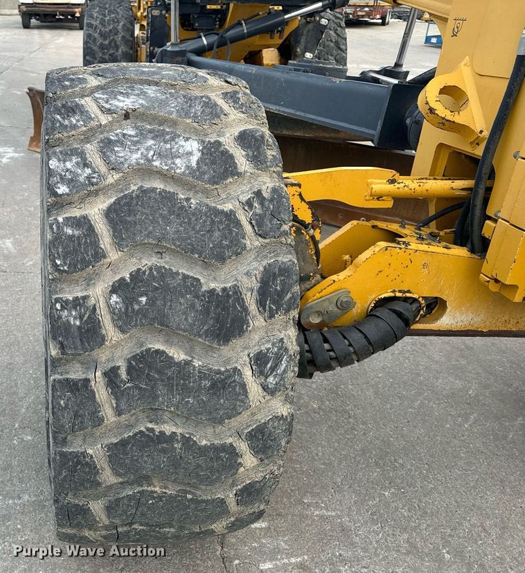 image for item EH6608 2008 John Deere 872D motor grader